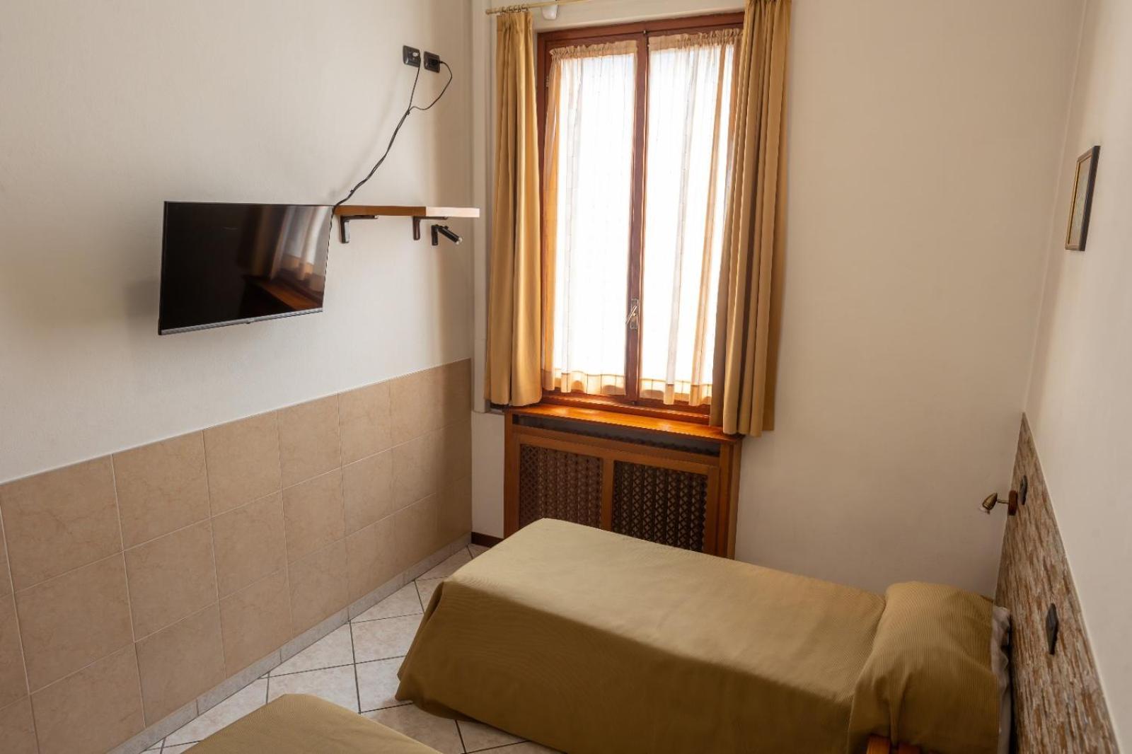 Hotel Mariuccia Varese Exterior photo
